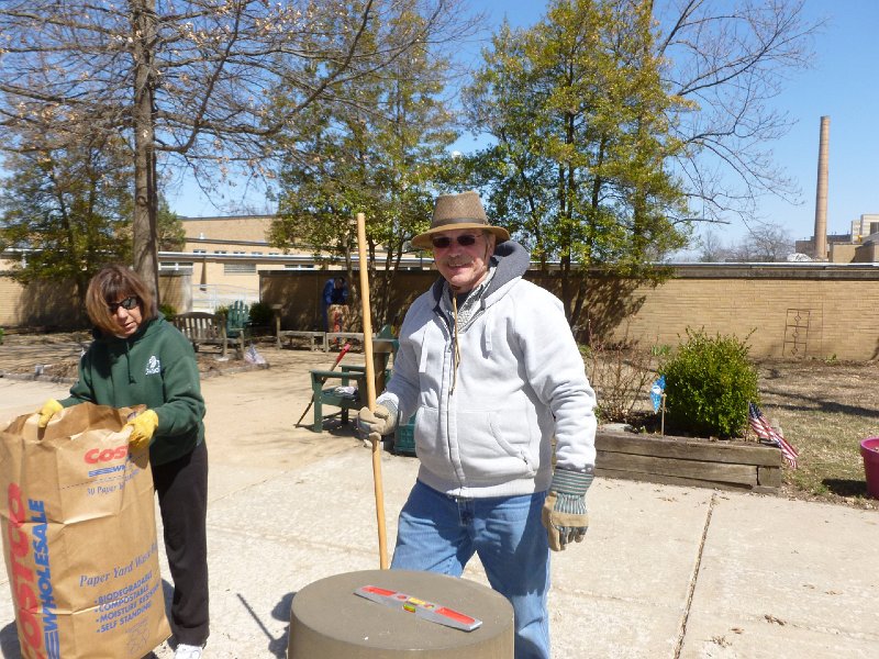 VA Garden March 2104 015